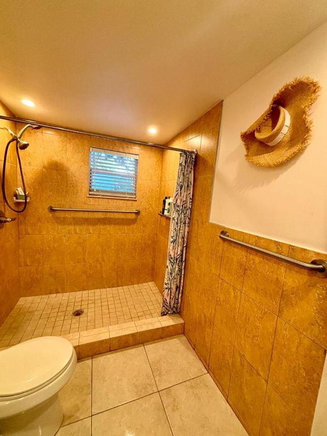 Quiet & Centrally Located House - Private Parking, Laundry And Storage For Luggage 마이애미 외부 사진