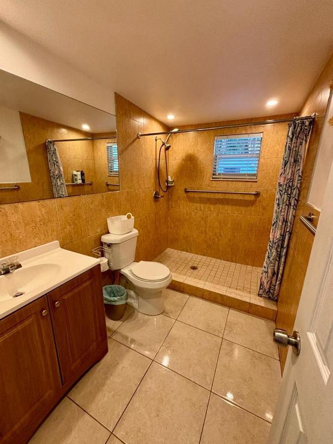 Quiet & Centrally Located House - Private Parking, Laundry And Storage For Luggage 마이애미 외부 사진