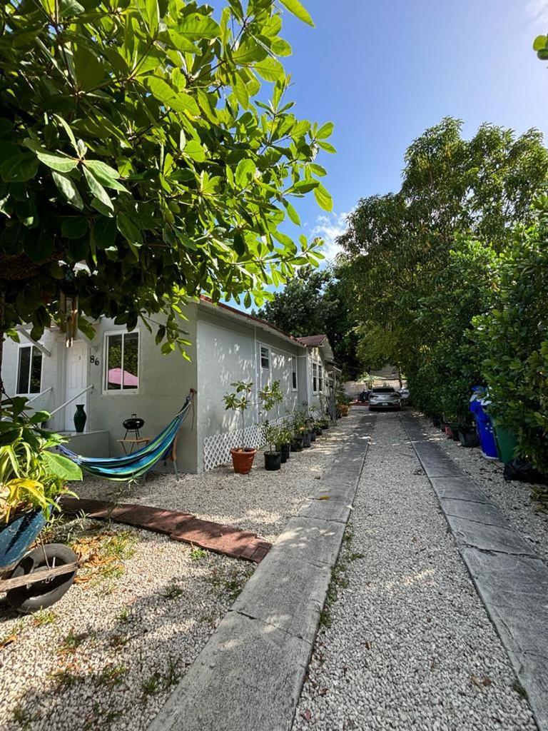 Quiet & Centrally Located House - Private Parking, Laundry And Storage For Luggage 마이애미 외부 사진
