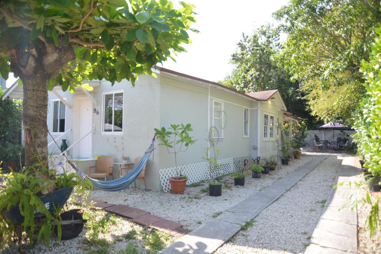 Quiet & Centrally Located House - Private Parking, Laundry And Storage For Luggage 마이애미 외부 사진